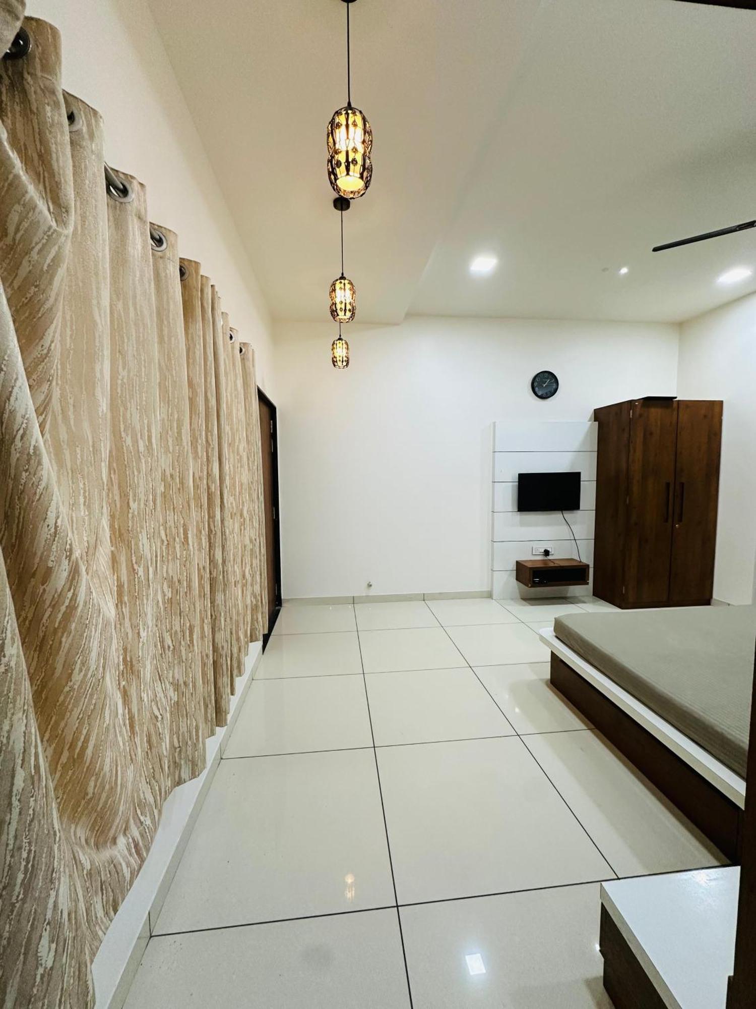 Srk Farm And Resort Anjār Εξωτερικό φωτογραφία